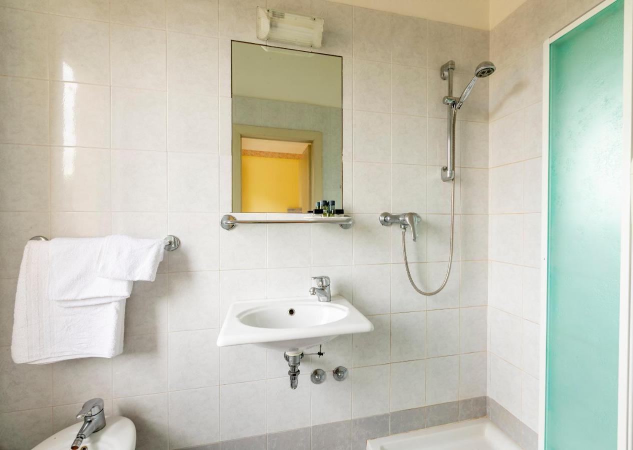 Hotel Condor-New 2024-Con Piscina Riccione Zewnętrze zdjęcie