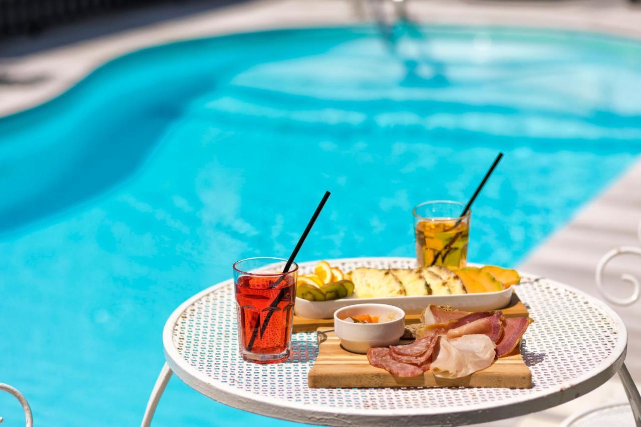 Hotel Condor-New 2024-Con Piscina Riccione Zewnętrze zdjęcie