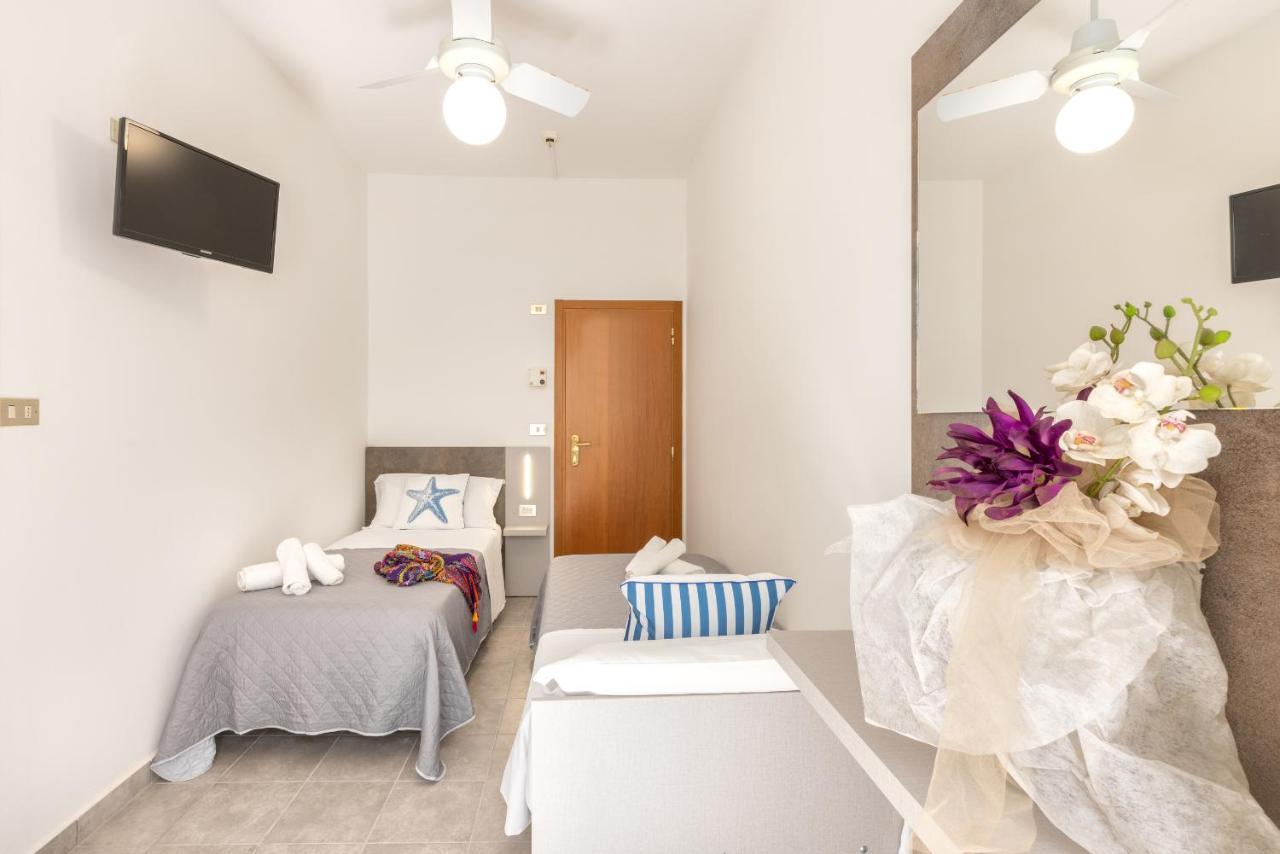 Hotel Condor-New 2024-Con Piscina Riccione Zewnętrze zdjęcie
